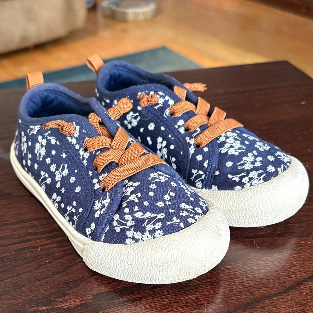 OshKosh B'gosh Navy Floral Sneakers| Toddler Sz 9
